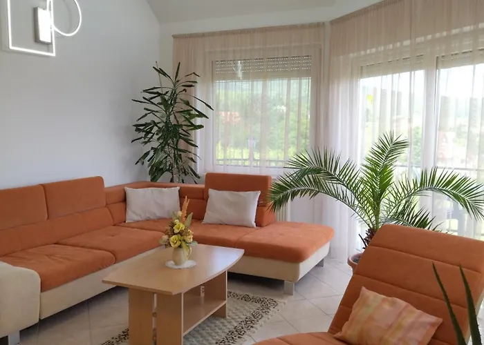 Harmonia Vendeghaz * פוניארצוושהג'